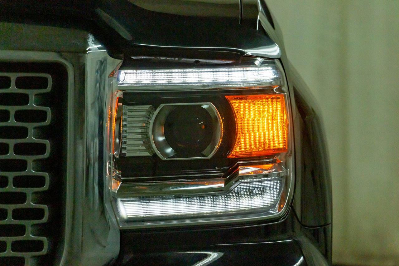 2015 GMC Sierra 1500 4x4 Crew Cab Denali Leather Roof Nav Red Deer AB