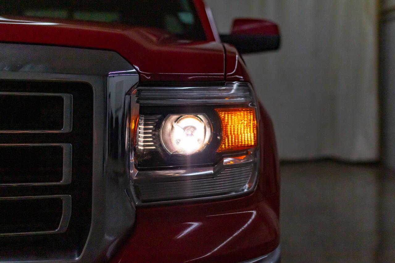 2015 GMC Sierra 1500 4x4 Crew Cab SLE BCam Red Deer AB