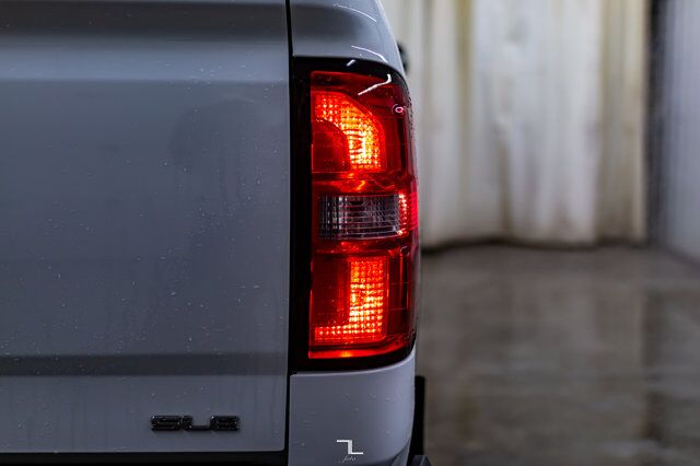 2015 GMC Sierra 1500 4x4 Crew Cab SLE Z71 Nav BCam Red Deer AB