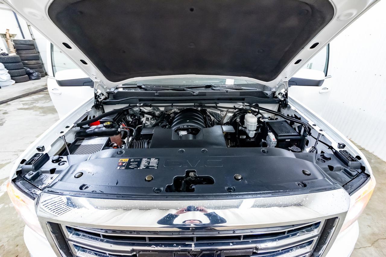 2015 GMC Sierra 1500 4x4 Crew Cab SLE Z71 Nav BCam Red Deer AB