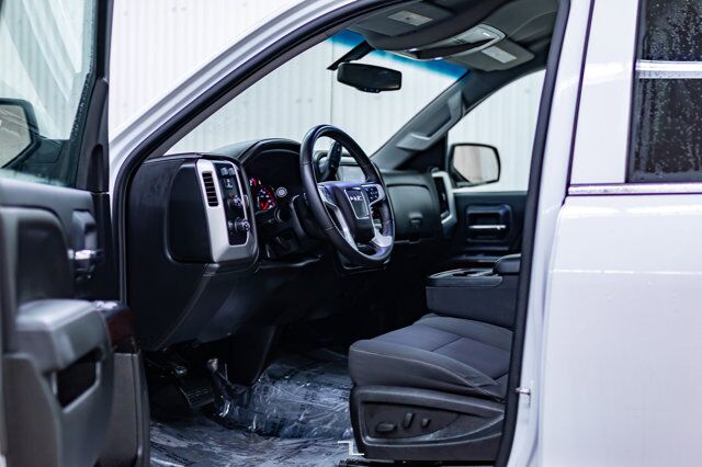 2015 GMC Sierra 1500 4x4 Crew Cab SLE Z71 Nav BCam Red Deer AB