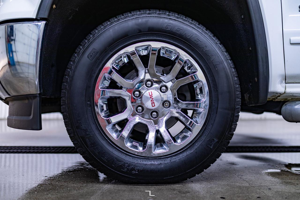 2015 GMC Sierra 1500 4x4 Crew Cab SLE Z71 PSeat BCam Red Deer AB