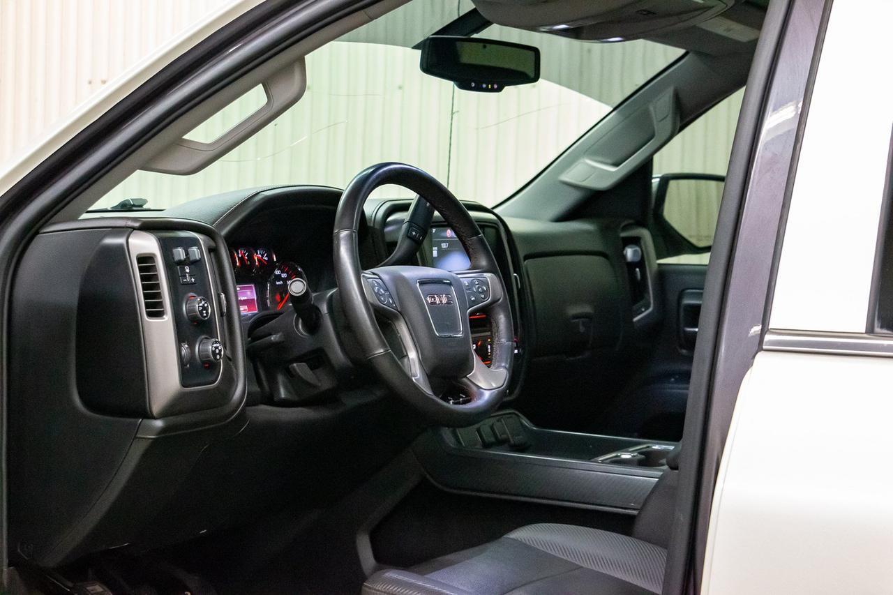 2015 GMC Sierra 1500 4x4 Crew Cab SLT All Terrain Leather Roof Nav Red Deer AB