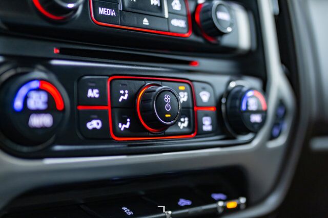 2015 GMC Sierra 1500 4x4 Crew Cab SLT Leather Nav BCam Red Deer AB