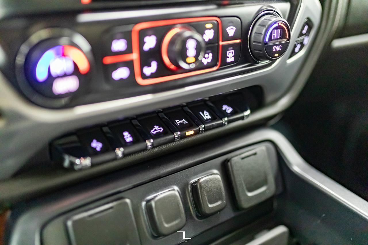 2015 GMC Sierra 1500 4x4 Crew Cab SLT Z71 Longbox Leather Nav BCam Red Deer AB