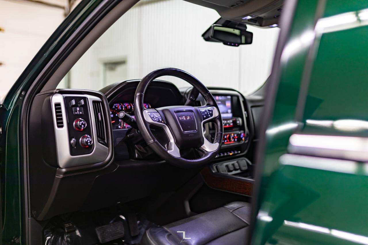 2015 GMC Sierra 1500 4x4 Crew Cab SLT Z71 Longbox Leather Nav BCam Red Deer AB