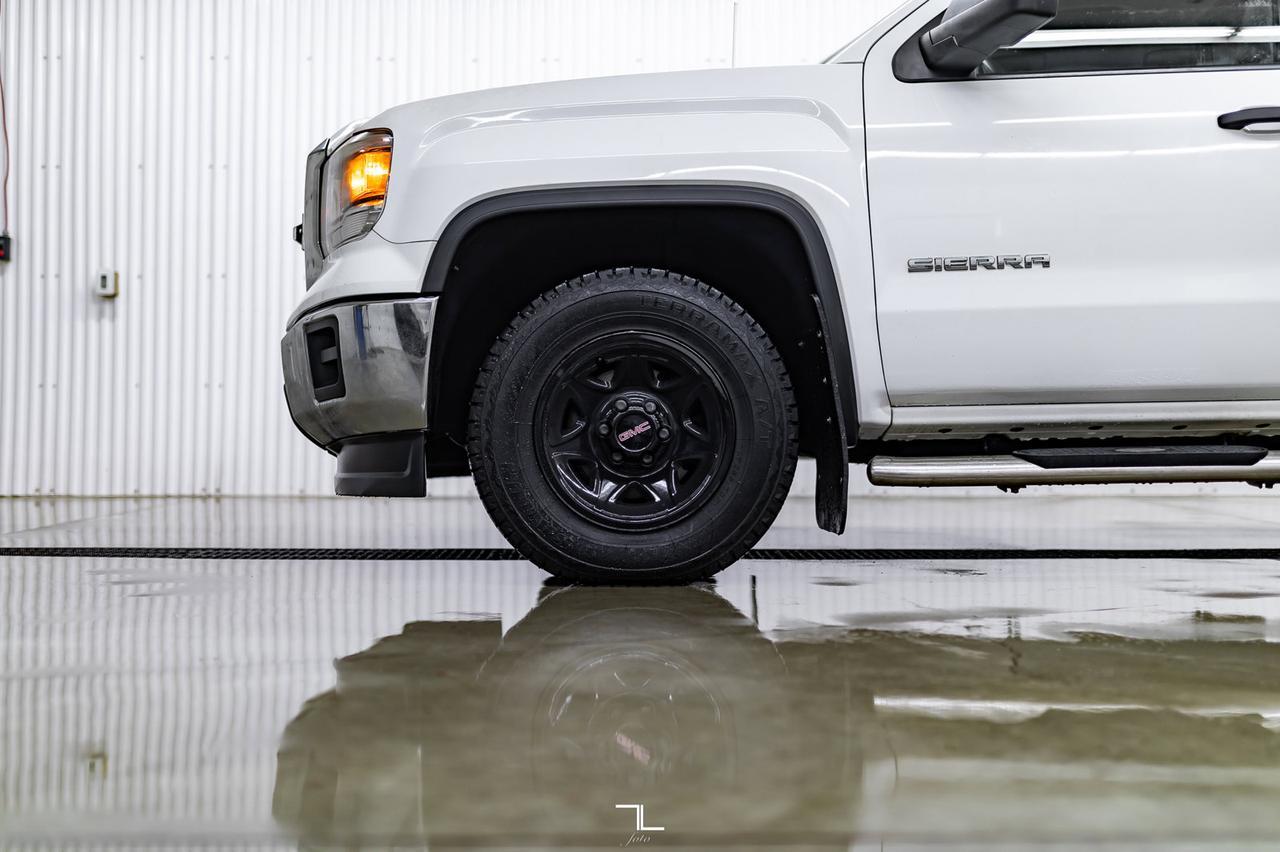 2015 GMC Sierra 1500 4x4 Double Cab SLE Red Deer AB