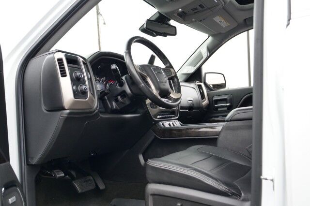 2015 GMC Sierra 1500 Denali 4X4 / Heated & Cooled Seats / 6.2L V8! High Point NC