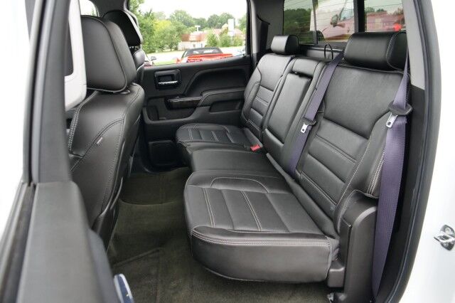 2015 GMC Sierra 1500 Denali 4X4 / Heated & Cooled Seats / 6.2L V8! High Point NC