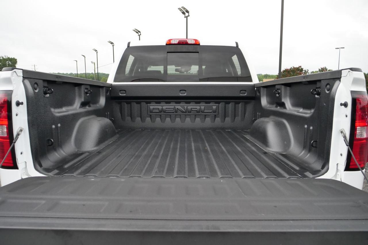 2015 GMC Sierra 1500 Denali 4X4 / Heated & Cooled Seats / 6.2L V8! Lincolnton NC