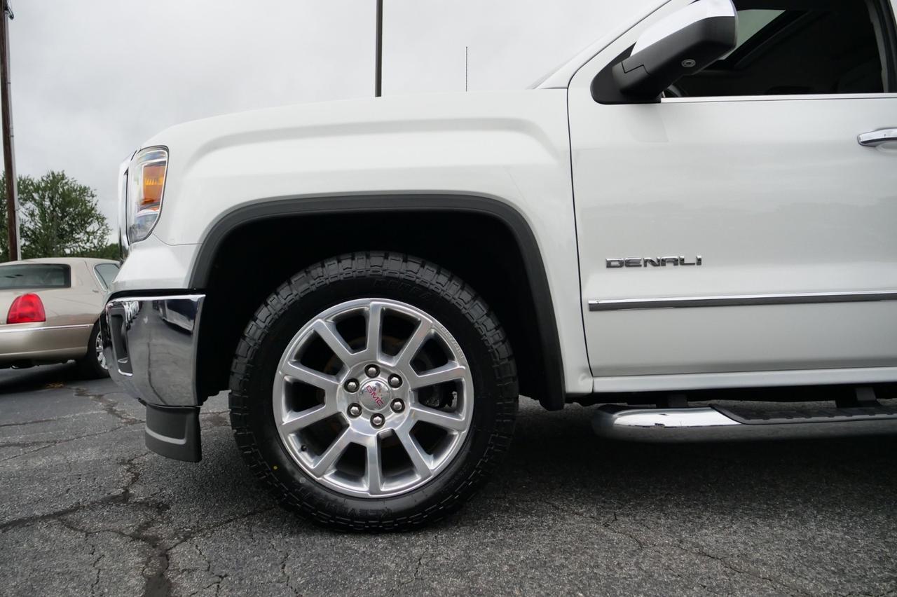 2015 GMC Sierra 1500 Denali 4X4 / Heated & Cooled Seats / 6.2L V8! Lincolnton NC
