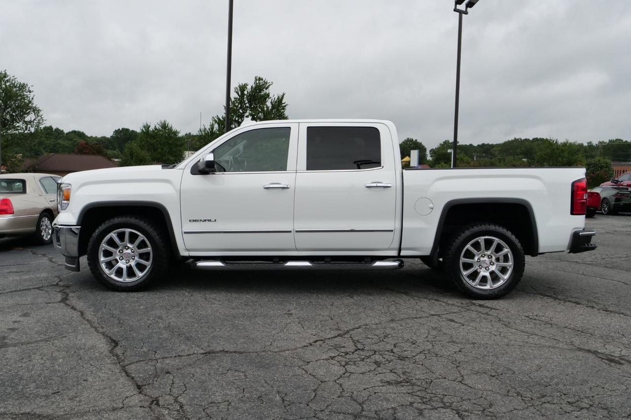 2015 GMC Sierra 1500 Denali 4X4 / Heated & Cooled Seats / 6.2L V8! Lincolnton NC
