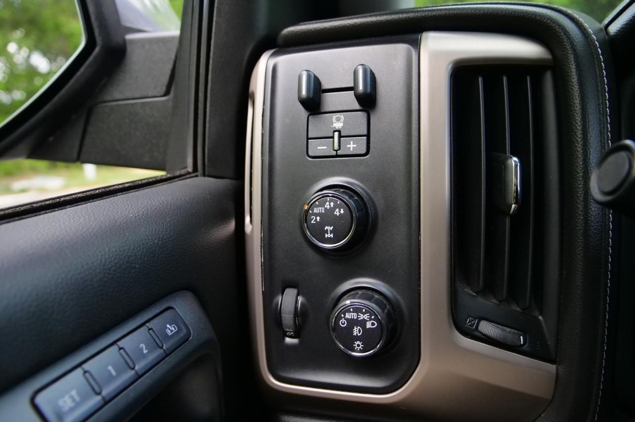 2015 GMC Sierra 1500 Denali 4X4 / Tire Upgrade / Sunroof / 5.3L V8! Lincolnton NC