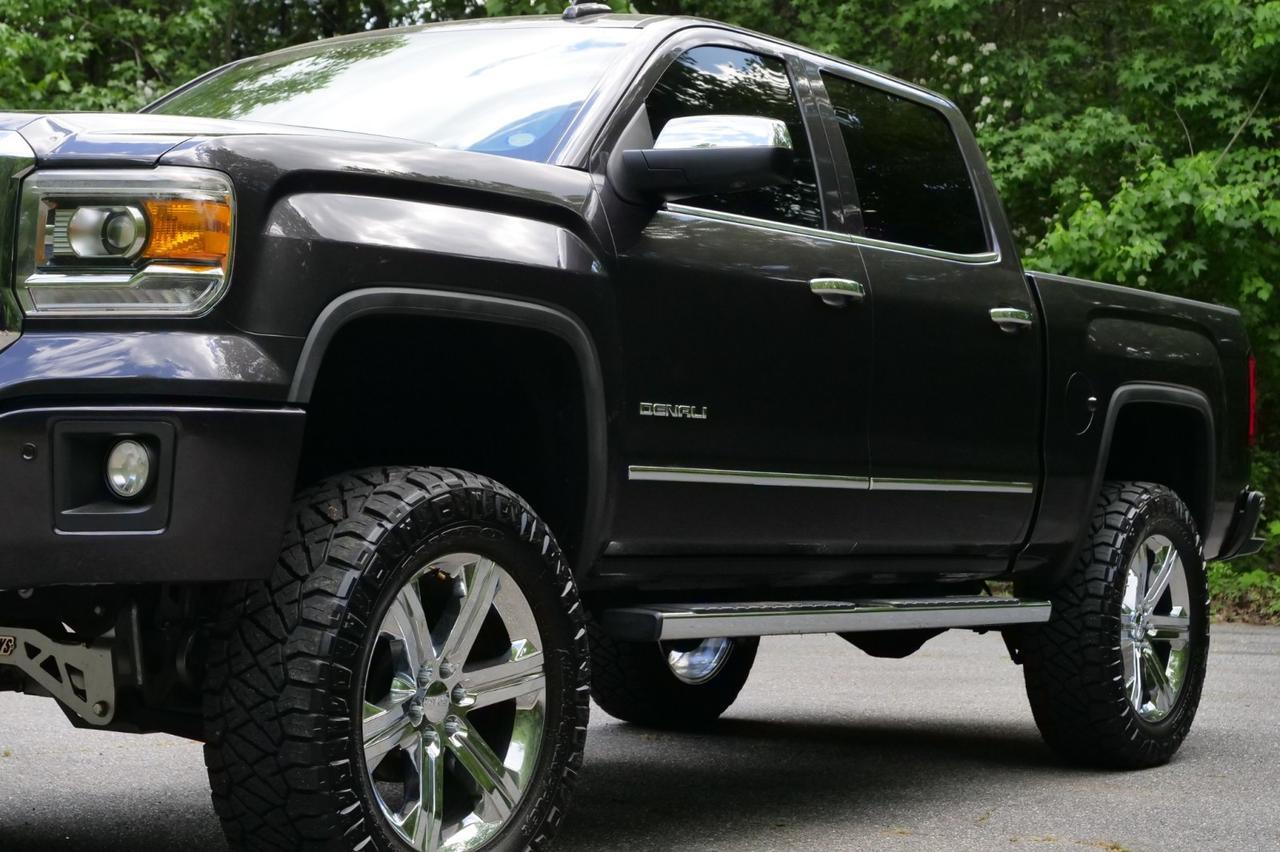 2015 GMC Sierra 1500 Denali 4X4 / Tire Upgrade / Sunroof / 5.3L V8! Lincolnton NC