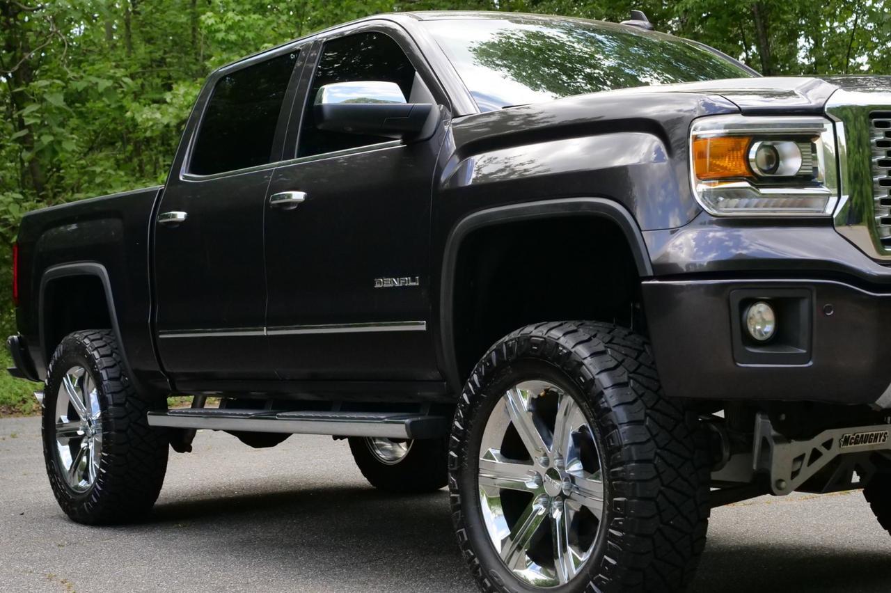 2015 GMC Sierra 1500 Denali 4X4 / Tire Upgrade / Sunroof / 5.3L V8! Lincolnton NC