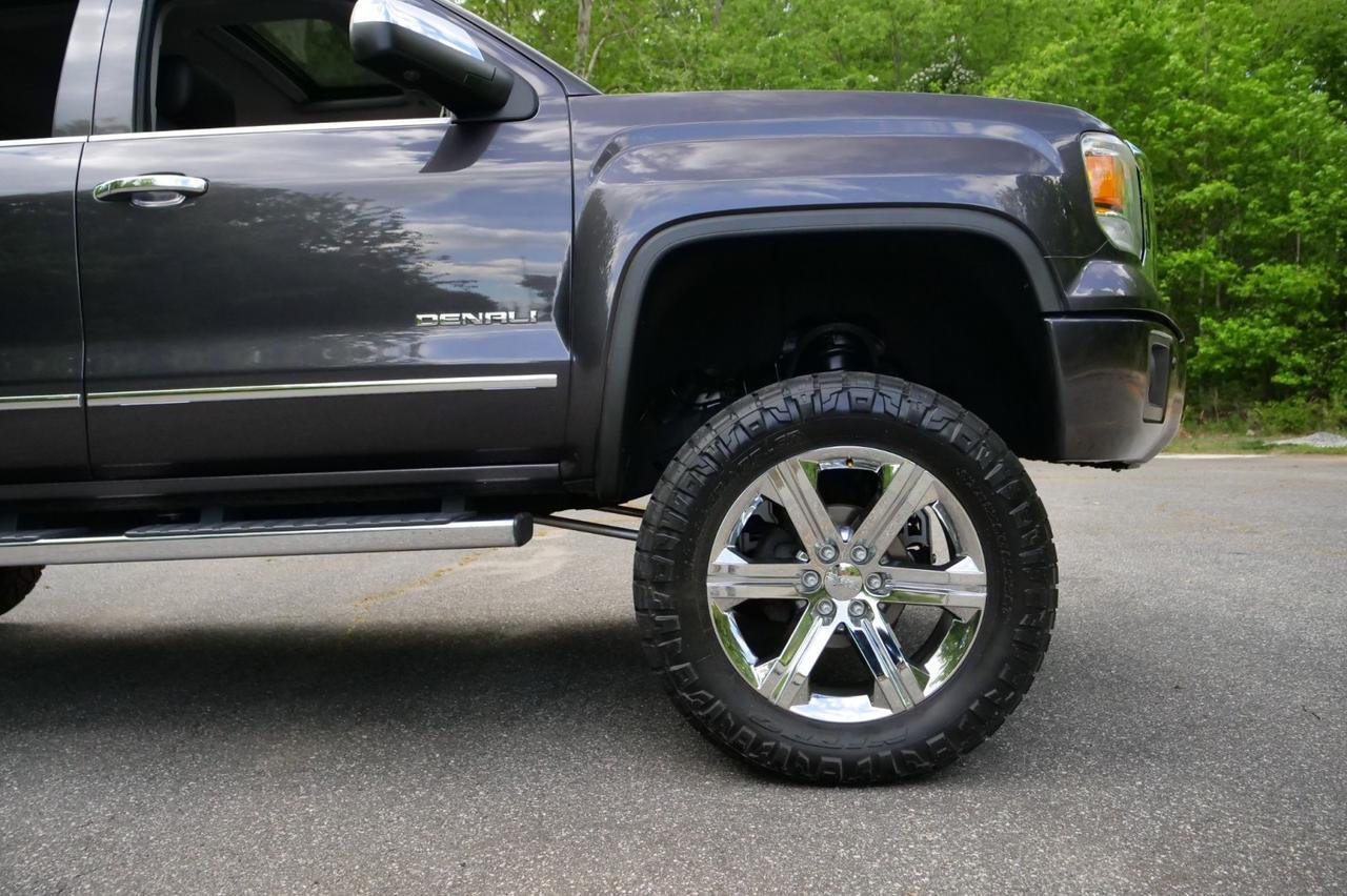 2015 GMC Sierra 1500 Denali 4X4 / Tire Upgrade / Sunroof / 5.3L V8! Lincolnton NC