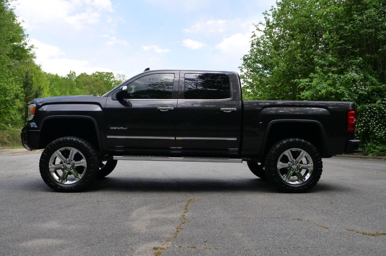 2015 GMC Sierra 1500 Denali 4X4 / Tire Upgrade / Sunroof / 5.3L V8! Lincolnton NC