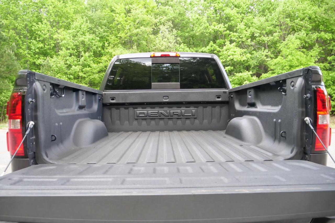 2015 GMC Sierra 1500 Denali 4X4 / Tire Upgrade / Sunroof / 5.3L V8! Lincolnton NC