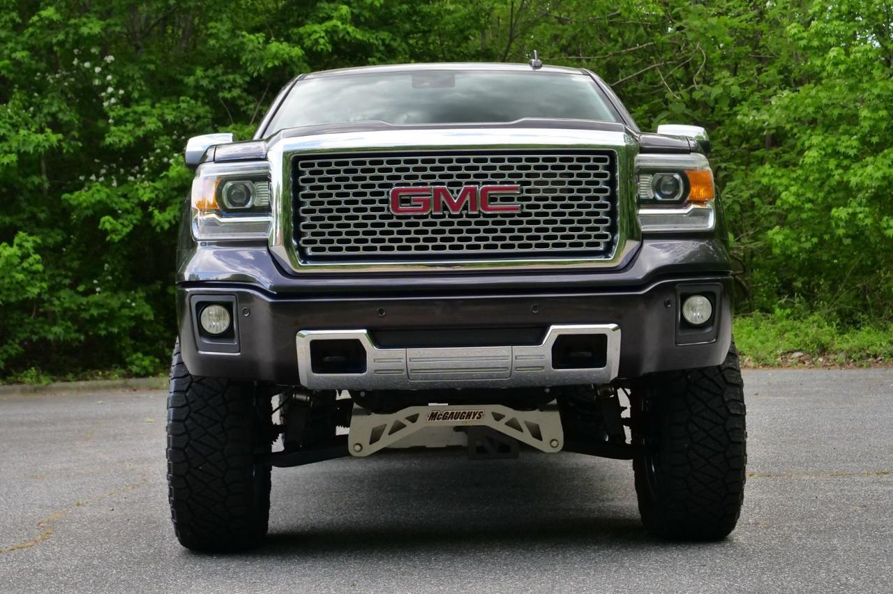 2015 GMC Sierra 1500 Denali 4X4 / Tire Upgrade / Sunroof / 5.3L V8! Lincolnton NC
