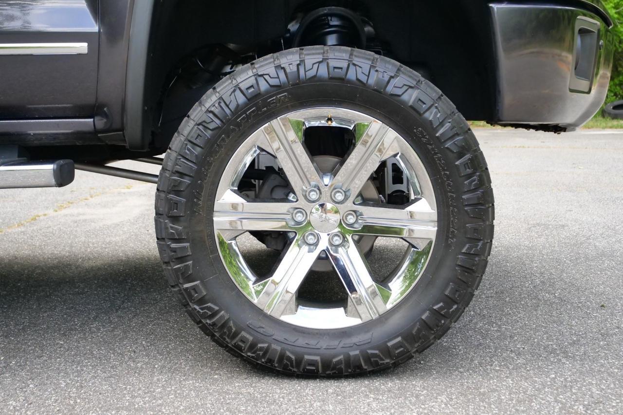 2015 GMC Sierra 1500 Denali 4X4 / Tire Upgrade / Sunroof / 5.3L V8! Lincolnton NC