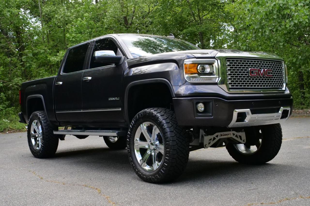 2015 GMC Sierra 1500 Denali 4X4 / Tire Upgrade / Sunroof / 5.3L V8! Lincolnton NC