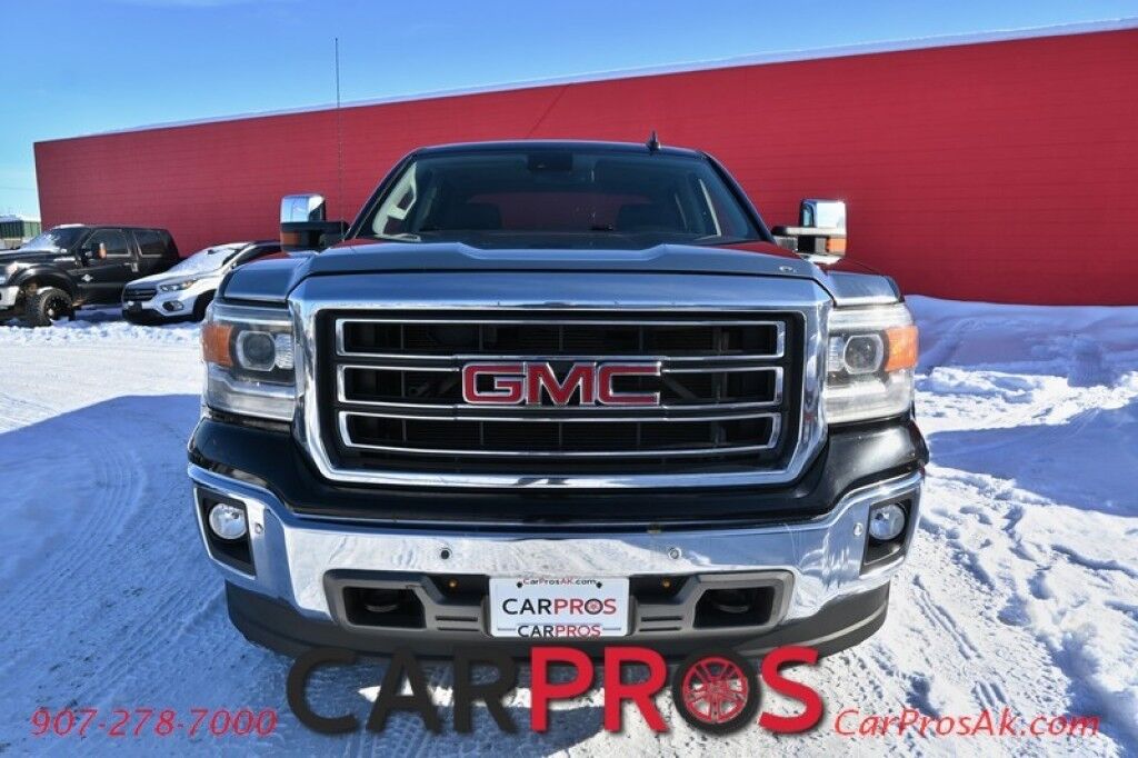 2015 GMC Sierra 1500 SLT - 4X4 - Crew Cab - 5.3L V8 - Heated & Cooled Leather Seats - Remote Start - Keyless Entry - Navigation - Bluetooth - Bose Speakers - Backup Camera - Sunnroof - Tow Pkg