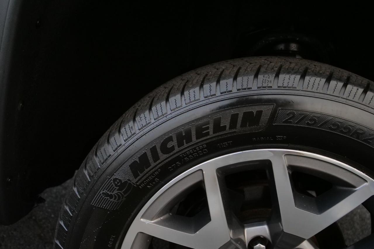 2015 GMC Sierra 1500 SLT 4X4 / All-Terrain Package / 5.3L V8 / Heated Seats! Lincolnton NC