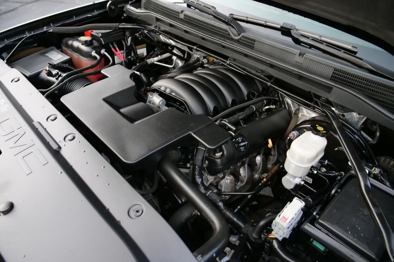 2015 GMC Sierra 1500 SLT 4X4 / All-Terrain Package / 5.3L V8 / Heated Seats! Lincolnton NC