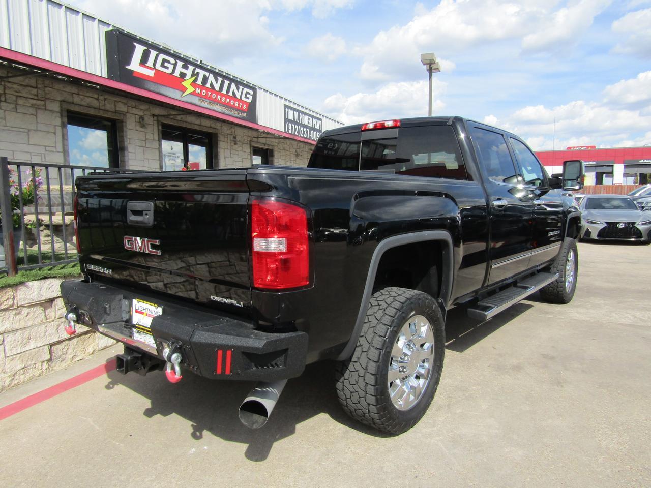 2015 GMC Sierra 2500HD 4WD Crew Cab 153.7 Denali Grand Prairie TX