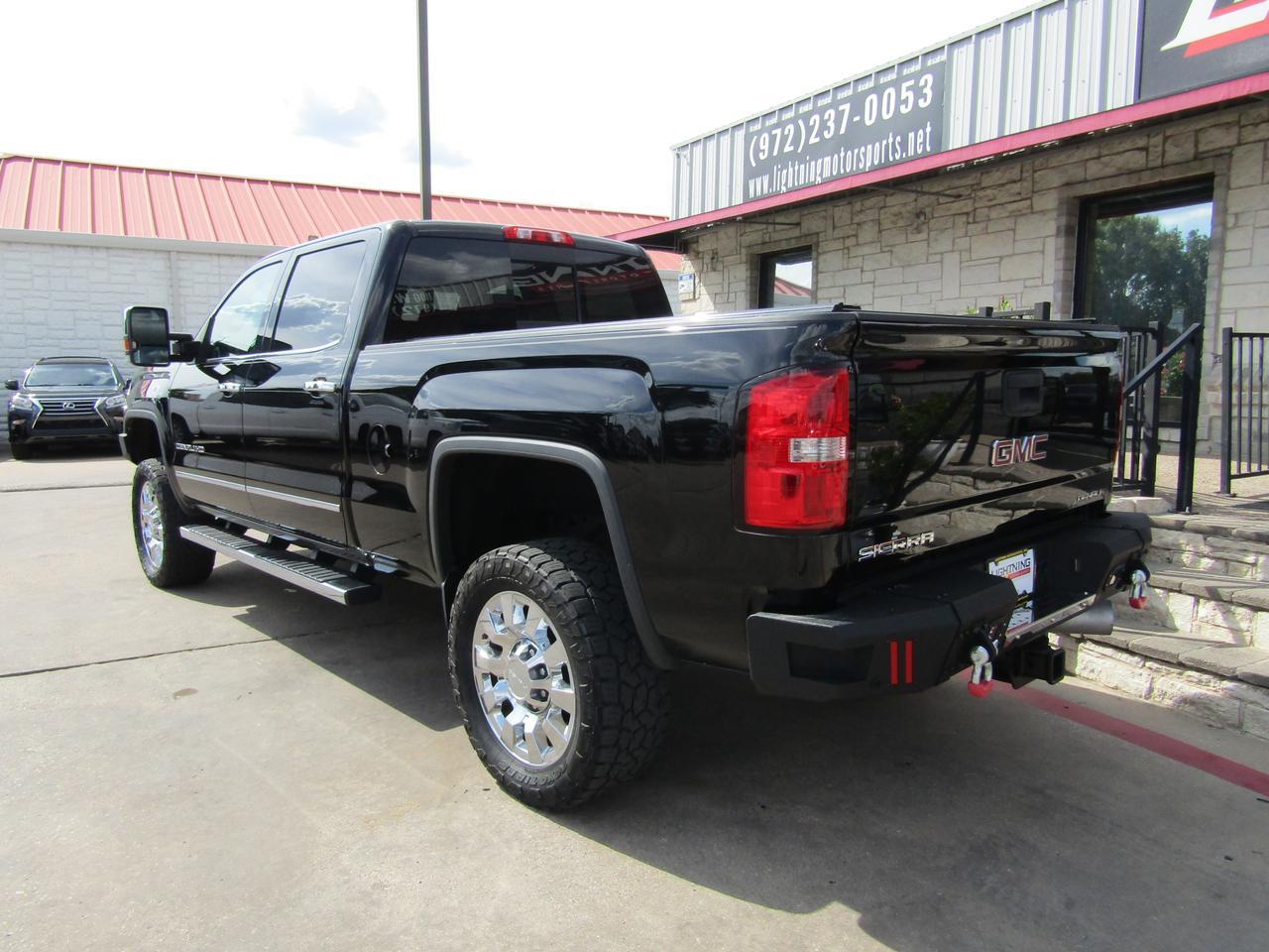 2015 GMC Sierra 2500HD 4WD Crew Cab 153.7 Denali Grand Prairie TX