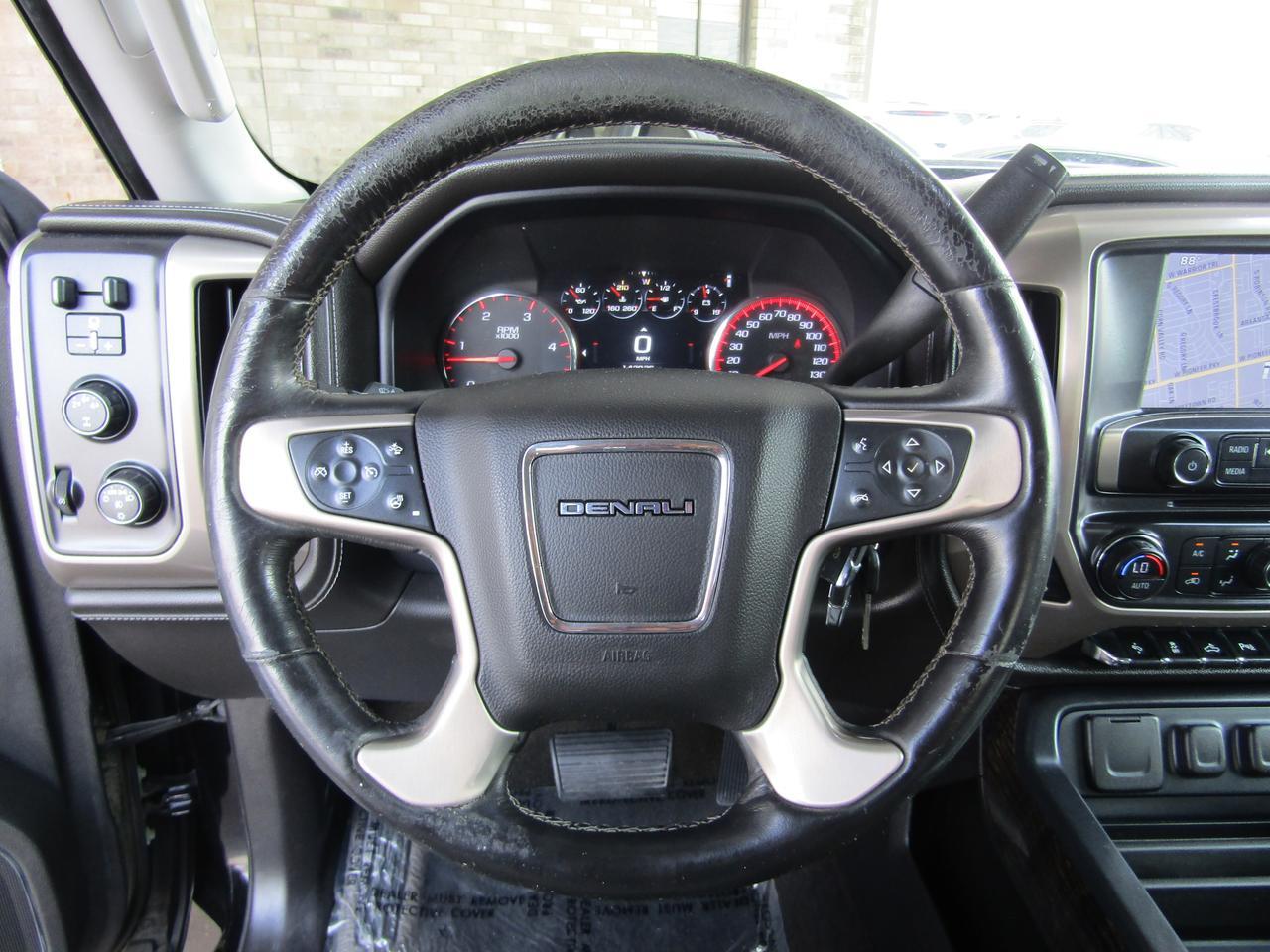 2015 GMC Sierra 2500HD 4WD Crew Cab 153.7 Denali Grand Prairie TX