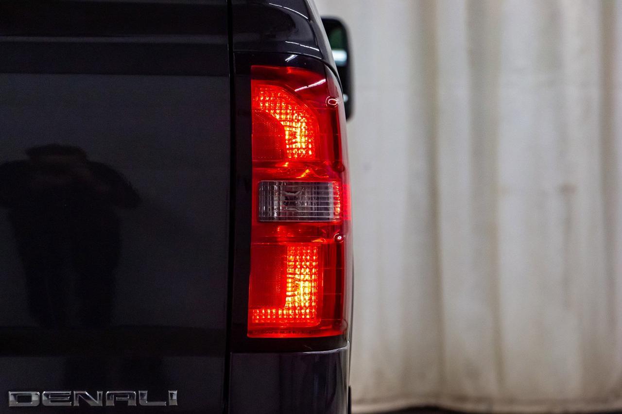 2015 GMC Sierra 2500HD 4x4 Crew Cab Denali Diesel Leather Roof Nav Red Deer AB