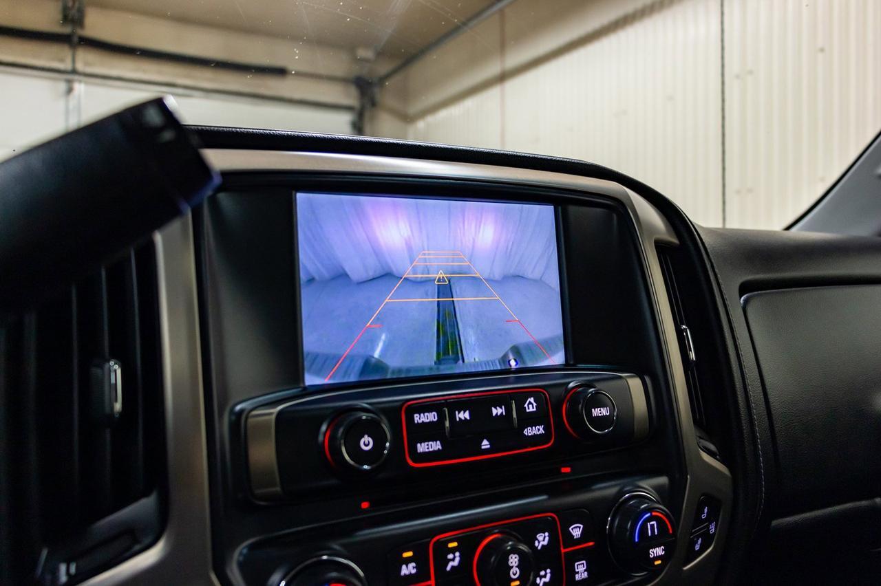 2015 GMC Sierra 2500HD 4x4 Crew Cab Denali Diesel Leather Roof Nav Red Deer AB