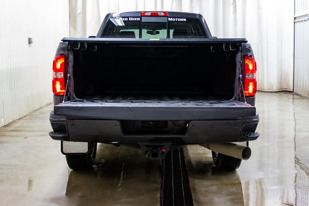 2015 GMC Sierra 2500HD 4x4 Crew Cab Denali Diesel Leather Roof Nav Red Deer AB
