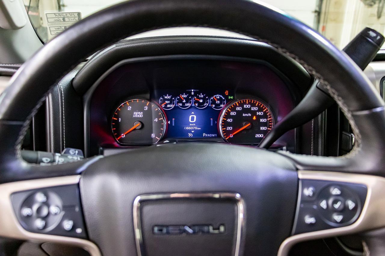 2015 GMC Sierra 2500HD 4x4 Crew Cab Denali Diesel Leather Roof Nav Red Deer AB