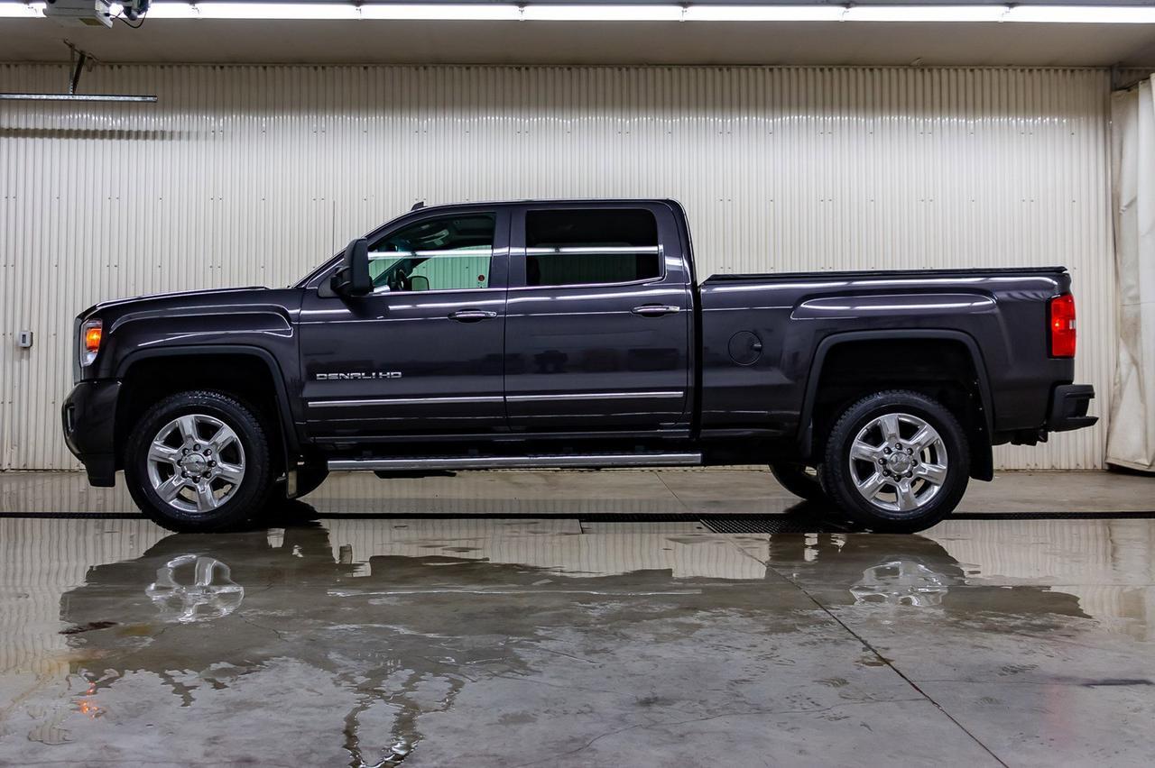 2015 GMC Sierra 2500HD 4x4 Crew Cab Denali Diesel Leather Roof Nav Red Deer AB