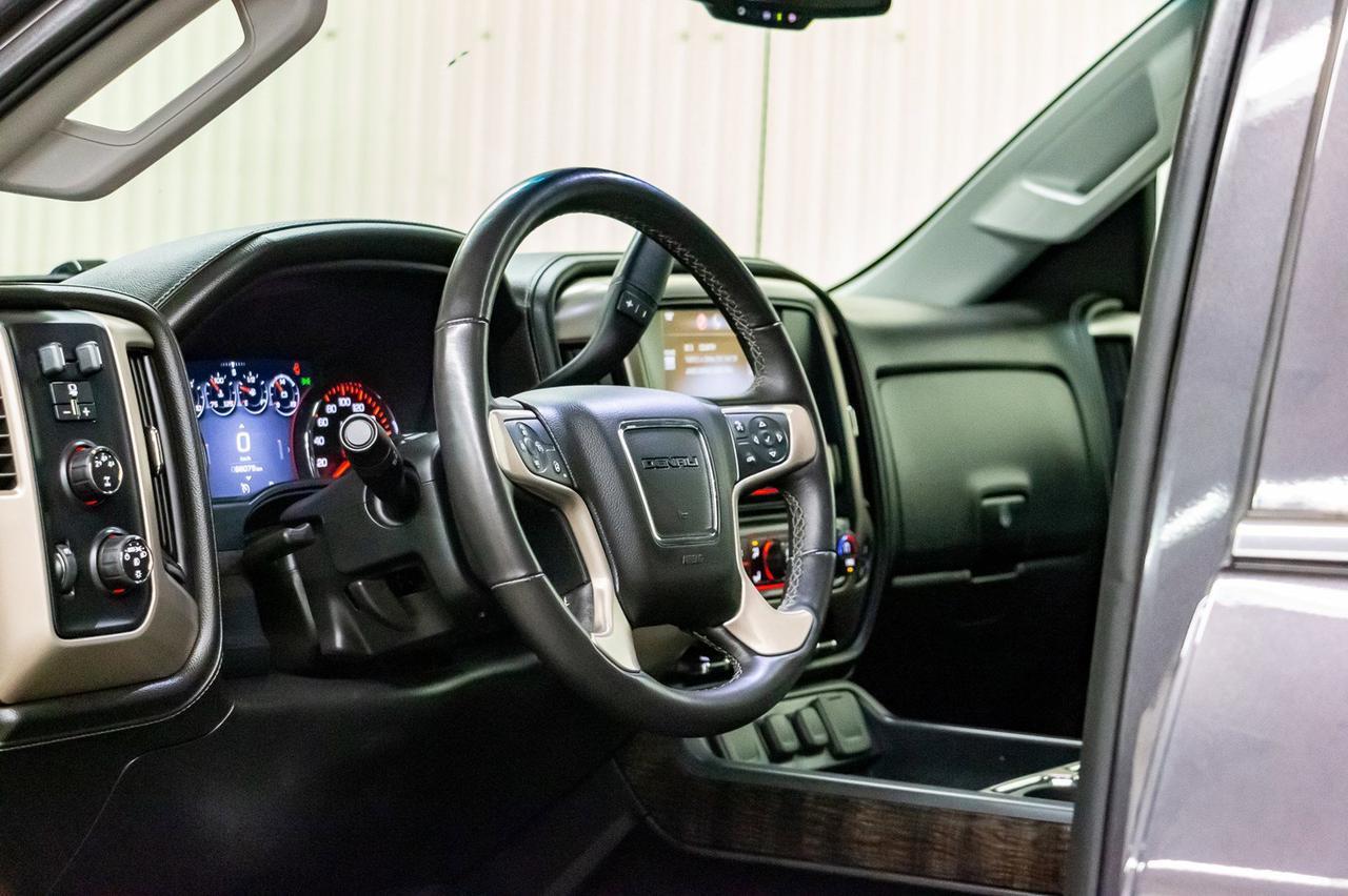 2015 GMC Sierra 2500HD 4x4 Crew Cab Denali Diesel Leather Roof Nav Red Deer AB