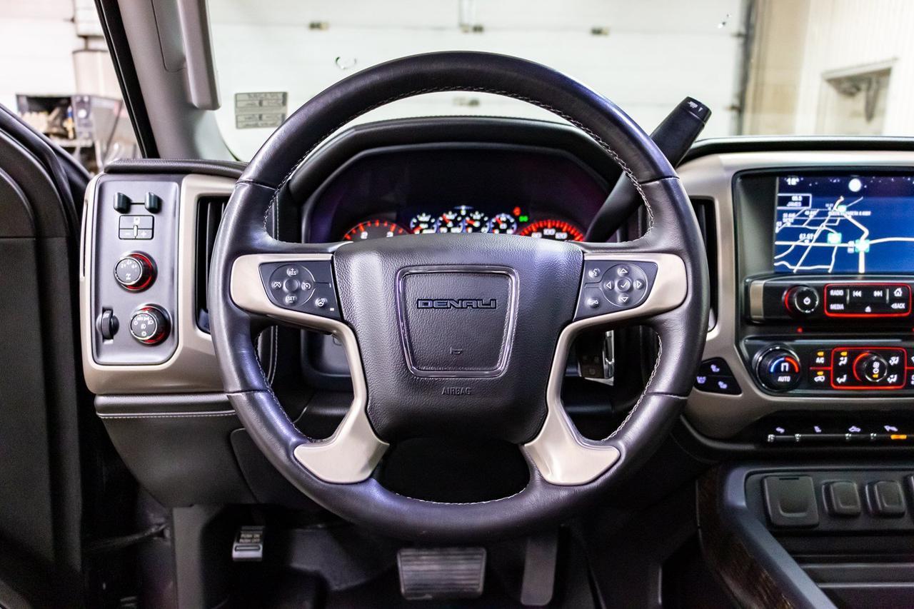 2015 GMC Sierra 2500HD 4x4 Crew Cab Denali Diesel Leather Roof Nav Red Deer AB