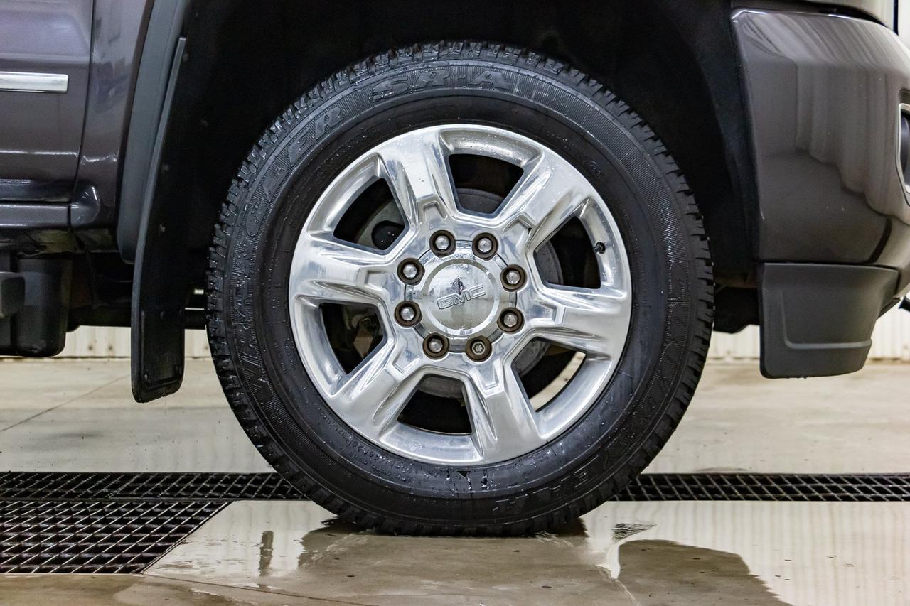 2015 GMC Sierra 2500HD 4x4 Crew Cab Denali Diesel Leather Roof Nav Red Deer AB
