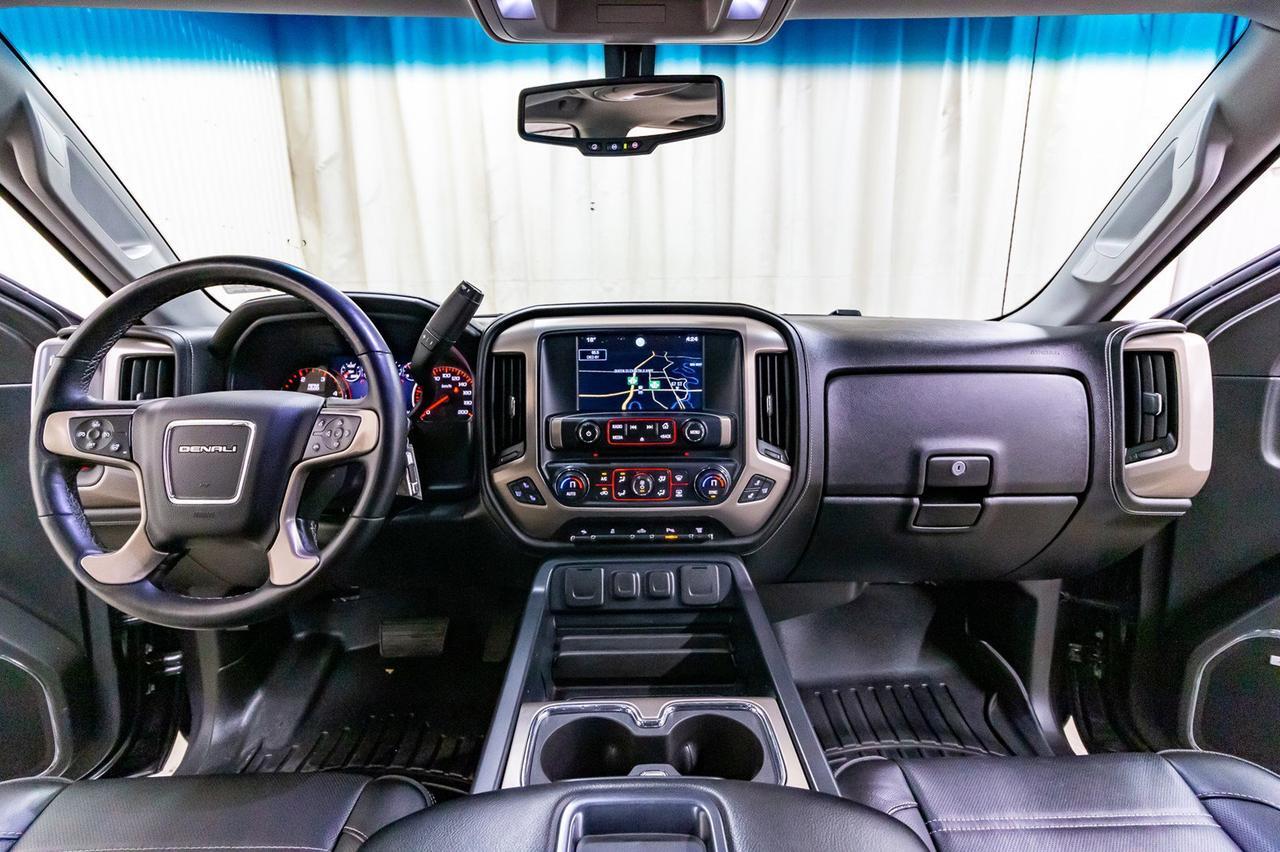 2015 GMC Sierra 2500HD 4x4 Crew Cab Denali Diesel Leather Roof Nav Red Deer AB