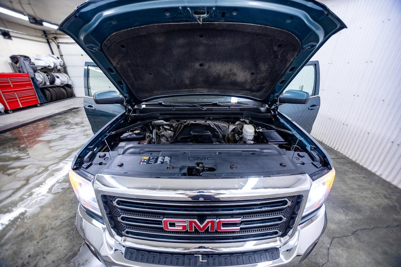 2015 GMC Sierra 2500HD 4x4 Crew Cab SLE Z71 PSeat BCam Red Deer AB