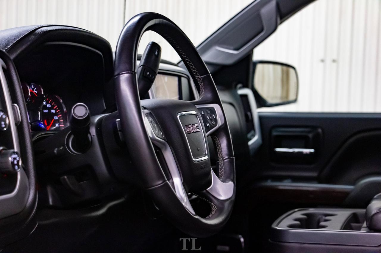 2015 GMC Sierra 2500HD 4x4 Crew Cab SLT Diesel Lift Leather Roof Nav Red Deer AB