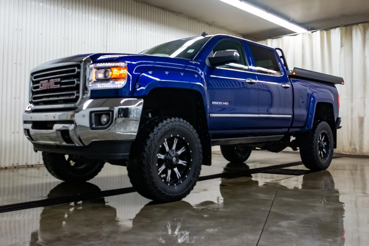 2015 GMC Sierra 2500HD 4x4 Crew Cab SLT Diesel Lift Leather Roof Nav Red Deer AB
