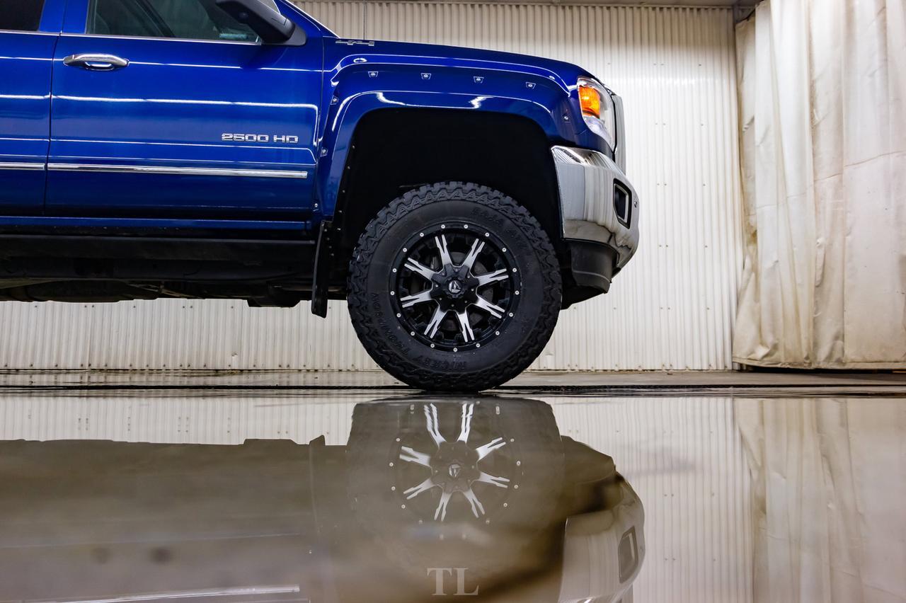 2015 GMC Sierra 2500HD 4x4 Crew Cab SLT Diesel Lift Leather Roof Nav Red Deer AB