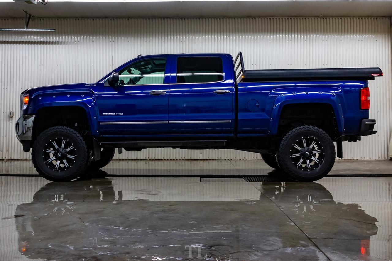 2015 GMC Sierra 2500HD 4x4 Crew Cab SLT Diesel Lift Leather Roof Nav Red Deer AB