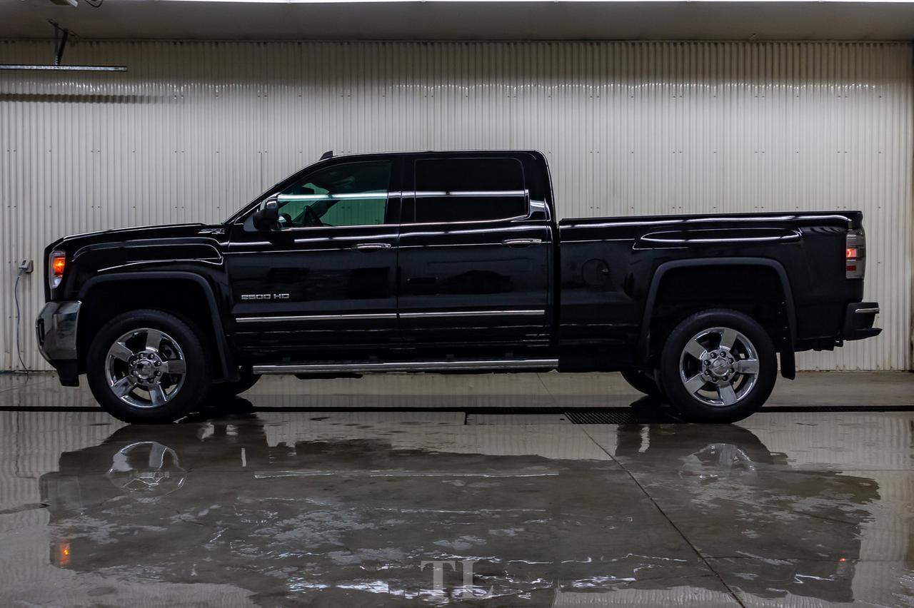 2015 GMC Sierra 2500HD 4x4 Crew Cab SLT Z71 Diesel Leather Nav Red Deer AB