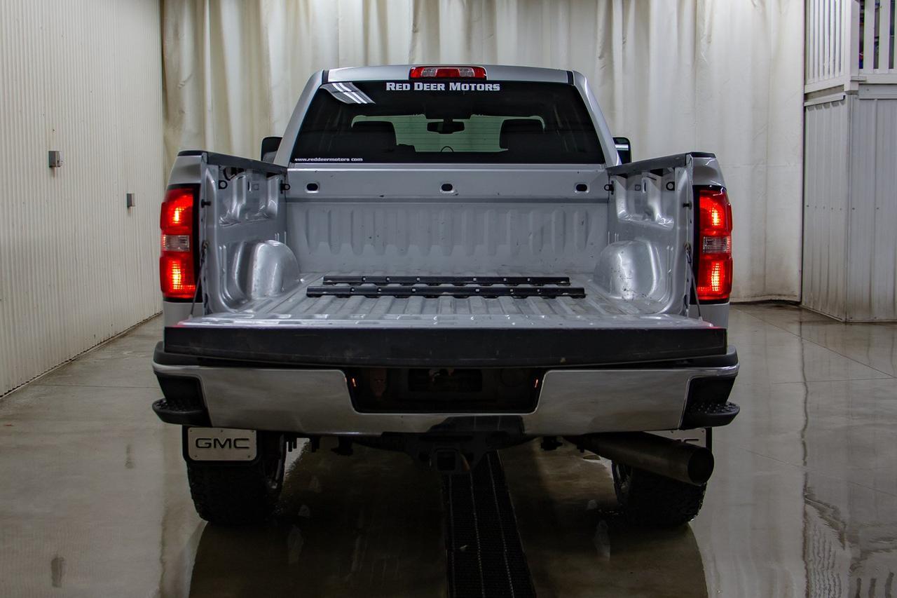 2015 GMC Sierra 2500HD 4x4 Crew Cab SLT Z71 Diesel Leather Roof Nav Red Deer AB