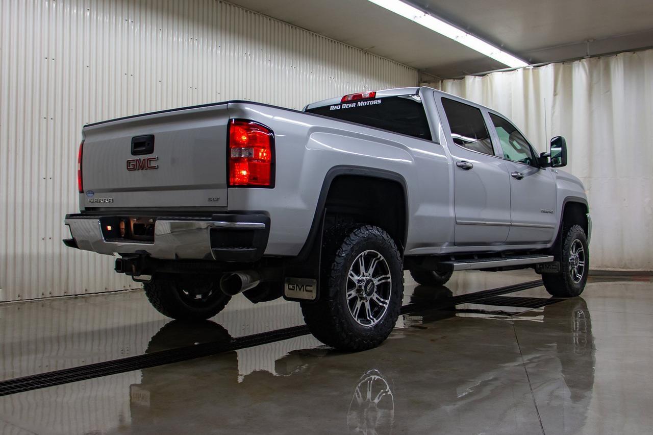 2015 GMC Sierra 2500HD 4x4 Crew Cab SLT Z71 Diesel Leather Roof Nav Red Deer AB