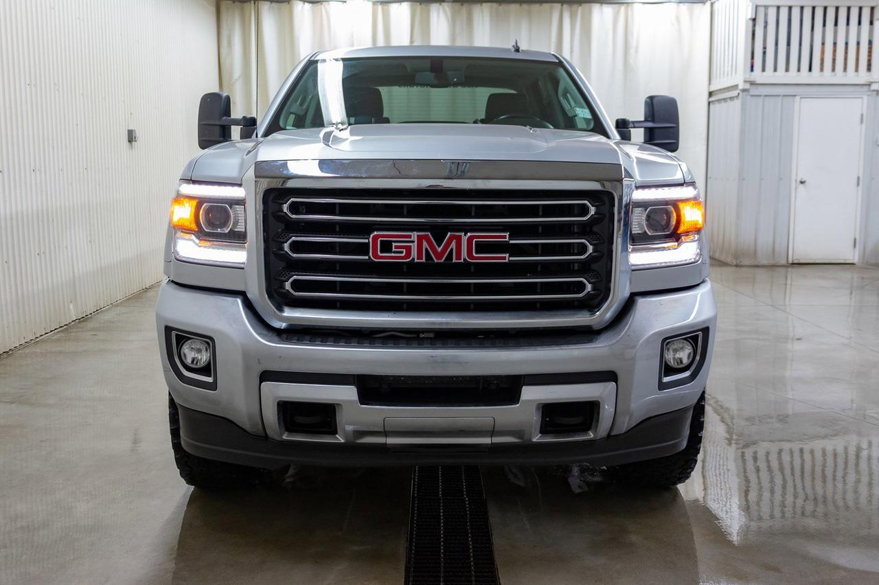 2015 GMC Sierra 2500HD 4x4 Crew Cab SLT Z71 Diesel Leather Roof Nav Red Deer AB