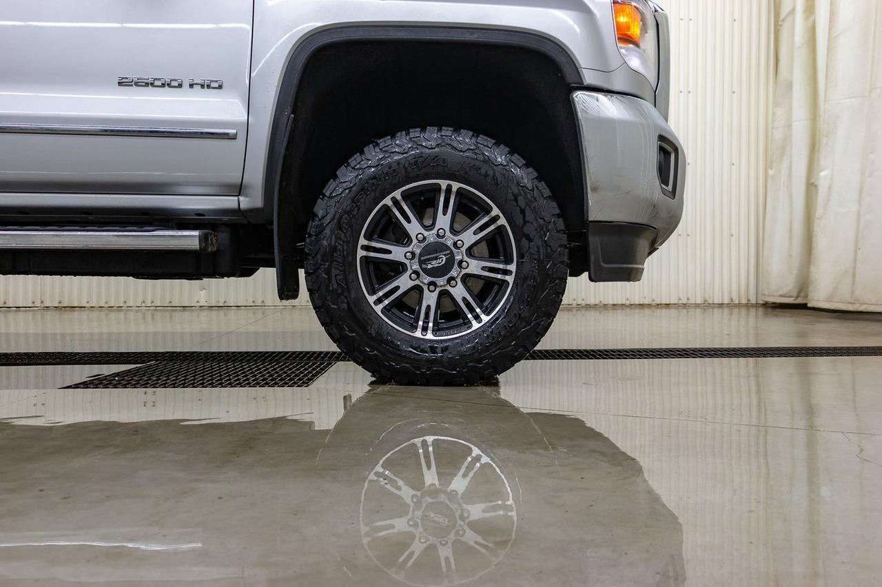 2015 GMC Sierra 2500HD 4x4 Crew Cab SLT Z71 Diesel Leather Roof Nav Red Deer AB